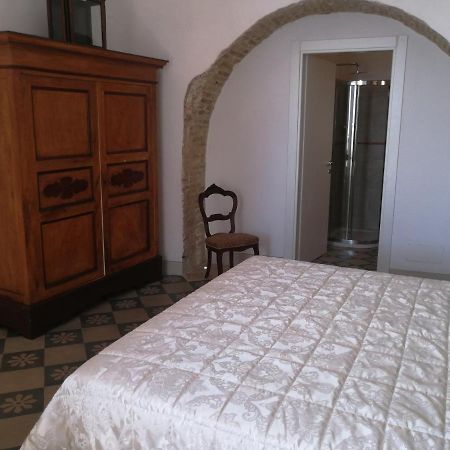 Il Berso Di Porta Catena Vasto Bagian luar foto