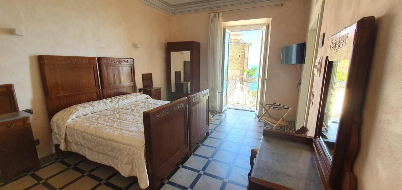 Il Berso Di Porta Catena Vasto Bagian luar foto