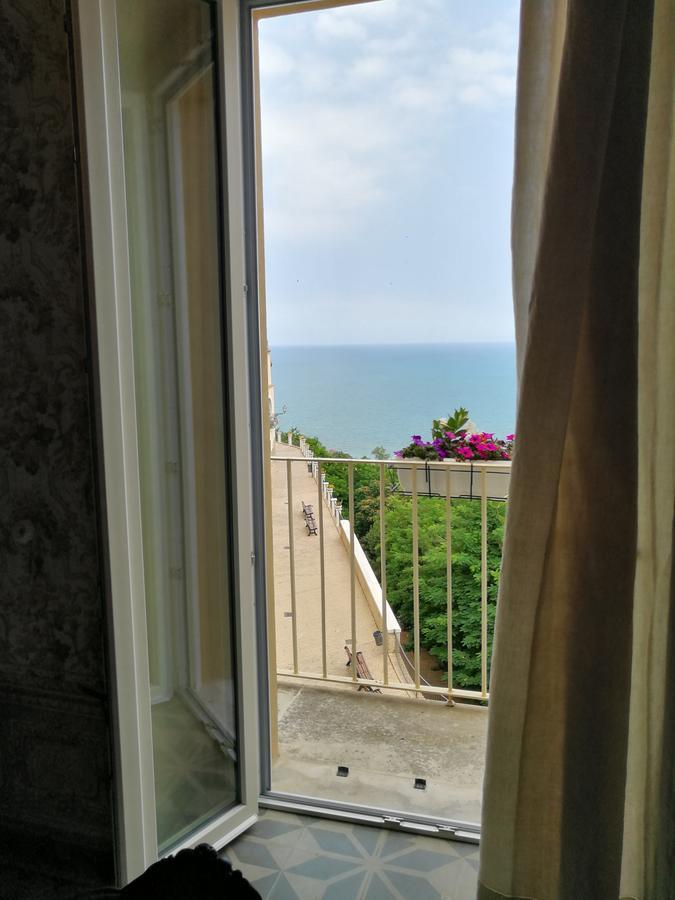 Il Berso Di Porta Catena Vasto Bagian luar foto