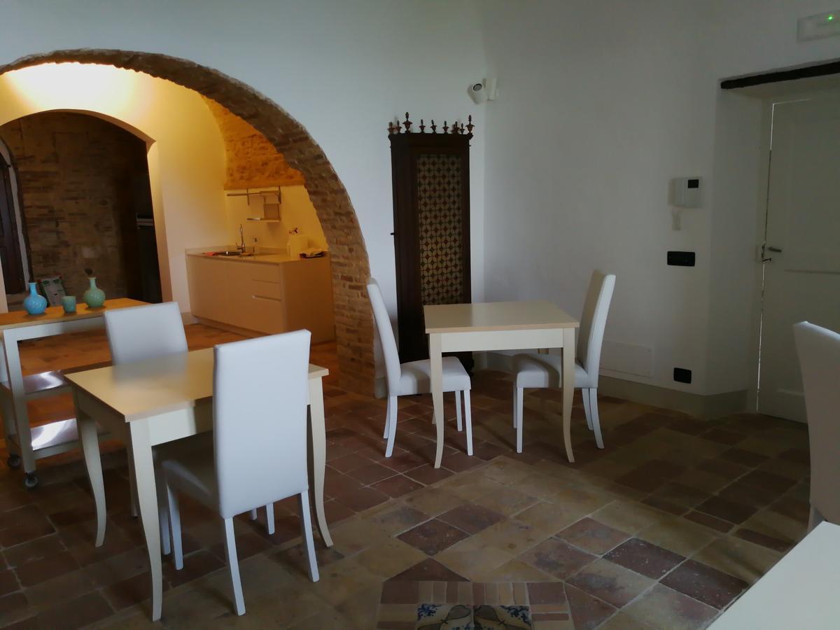 Il Berso Di Porta Catena Vasto Bagian luar foto
