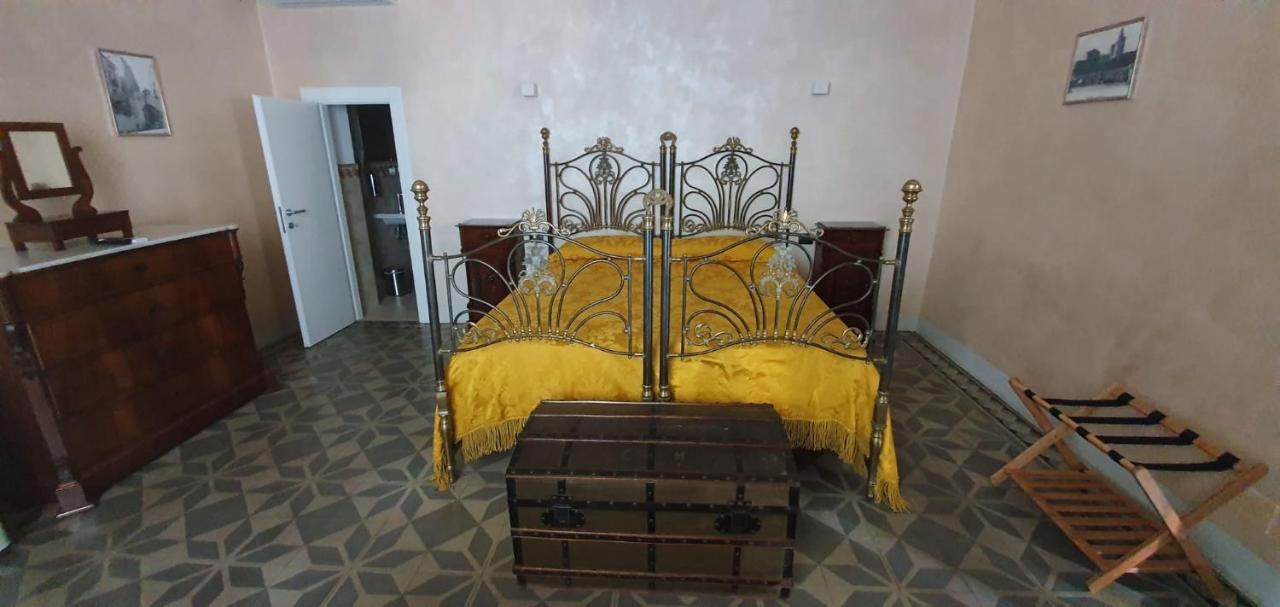 Il Berso Di Porta Catena Vasto Bagian luar foto