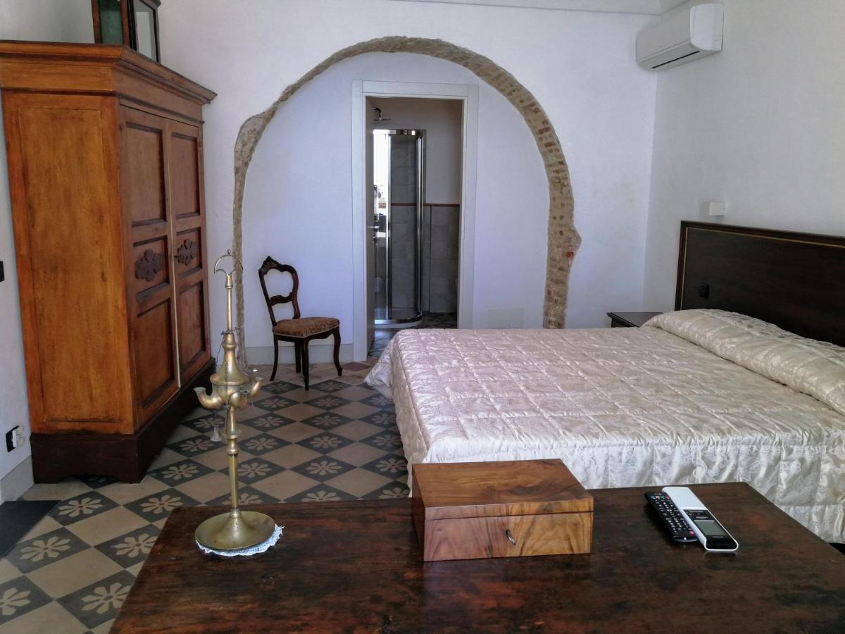 Il Berso Di Porta Catena Vasto Bagian luar foto