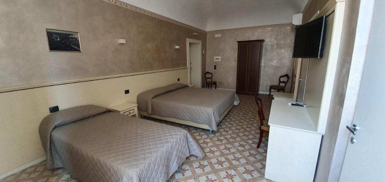 Il Berso Di Porta Catena Vasto Bagian luar foto
