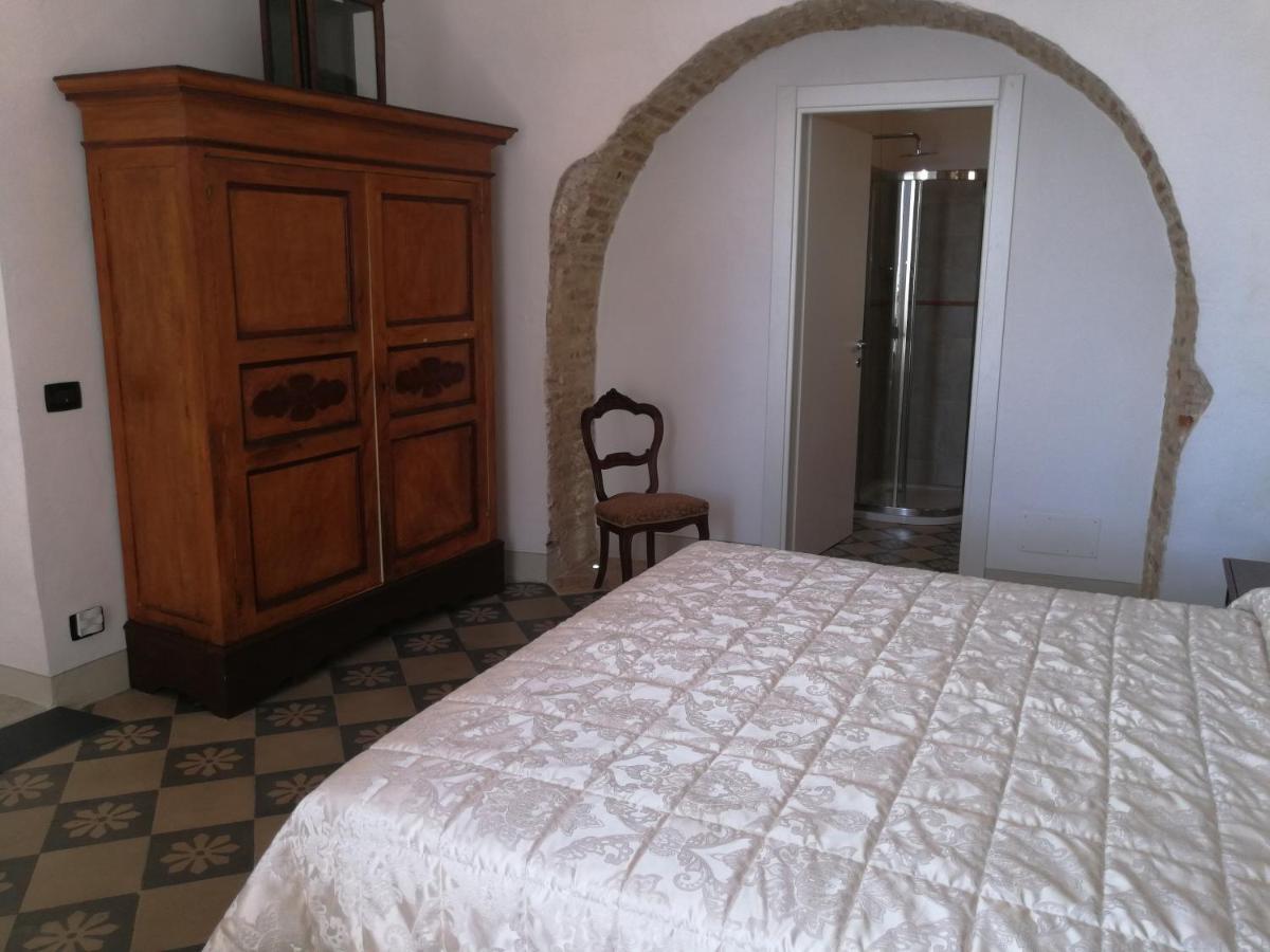 Il Berso Di Porta Catena Vasto Bagian luar foto